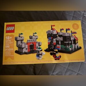 LEGO Knights Castle Set - Red, Black, Gray